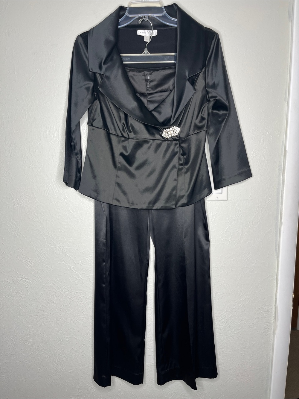 Satin White House Black Market Pantsuit - Size 8 Quiet Luxury Chic Glamour
